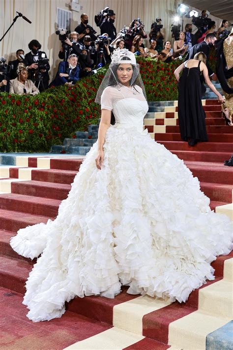 kylie jenner dress met gala